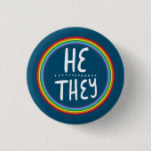 HIJ/ZIJ Pronouns Rainbow Handbrief-handlettered Mi Ronde Button 3,2 Cm (Voorkant)