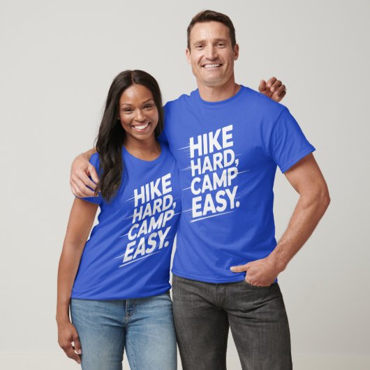 Hike Hard Camp Easy Typography - Kamperen T-shirt (Unisex)