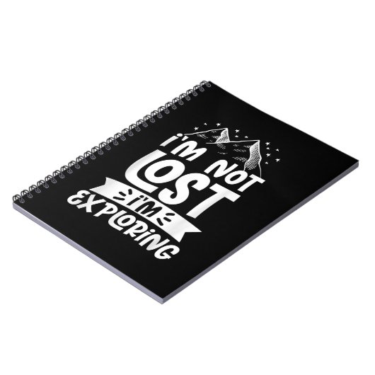 Hiking Mountain Im is niet verloren Im die Camping Notitieboek (Linkerzijde)