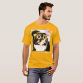 Hilarieuze foto van een grappige kat. Bestel nu T-shirt (Voorkant volledig)