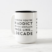 Hilarious Addication Recovery Coffee Cup of Teacup Tweekleurige Koffiemok (Voorkant links)