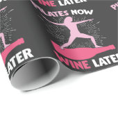 Hilarious Pilates Athlete Gift Wine Drink vrouw Cadeaupapier (Rol Hoek)