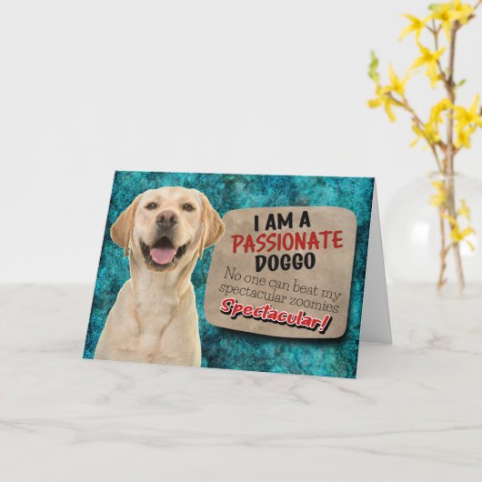 Hilarisch idee van je Labrador Birthday Kaart (Gele Bloem)