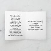 Hilarische dame met rommelige broodjes en koffie kaart (Binnen)