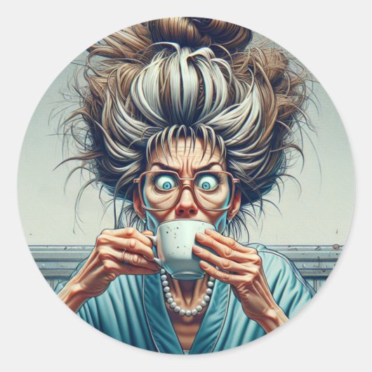 Hilarische dame met rommelige broodjes en koffie ronde sticker (Voorkant)
