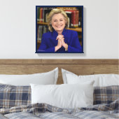 Hillary Clinton Het Dorp Canvasprint Canvas Afdruk (Insitu (Slaapkamer))