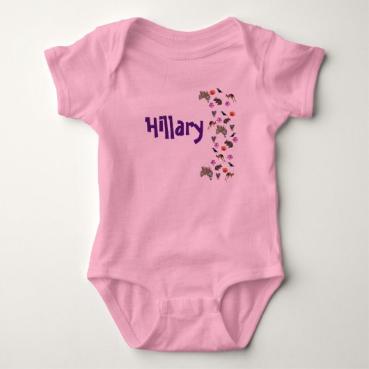 Hillary, naamlogo met Australische dieren in het w Romper (Voorkant)