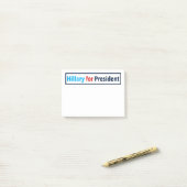 Hillary voor President (kies uw eigen kleur) Post-it® Notes (Op bureau)