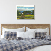 Hillside-Uitzicht van Diamond Island en Lake Canvas Afdruk (Insitu (Slaapkamer))