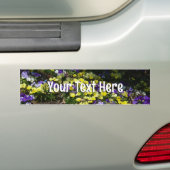 Hillside van Paarse en gele pansies Bumpersticker (Op auto)