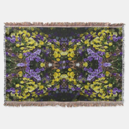 Hillside van Paarse en gele pansies Deken (Voorkant)