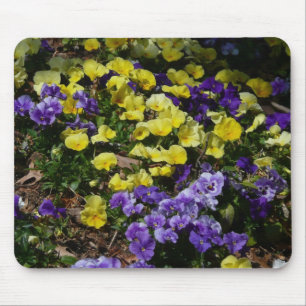 Hillside van Paarse en gele pansies Muismat