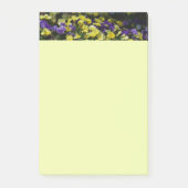 Hillside van Paarse en gele pansies Post-it® Notes (Voorkant)