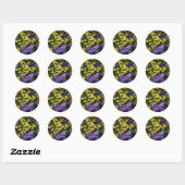 Hillside van Paarse en gele pansies Ronde Sticker (Vel)