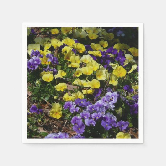 Hillside van Paarse en gele pansies Servet (Voorkant)