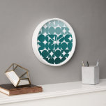 Hip Abstract halve cirkels Fusion Art Patroon<br><div class="desc">Mooie hedendaagse pastel, lichte, middelgrote en donkere waterige zeebraseagglas, blauwgroen blauw en wit gekleurde geometrische cirkels en halve cirkels op een scherpe witte achtergrond. Een elegant, stijlvol en eclectisch minimalistisch ontwerp voor de artistieke interieurontwerper, de artistieke decorator van het interieur, de populaire heuptrendsetter, de retro-kunststijl of de abstracte digitale geometrische...</div>