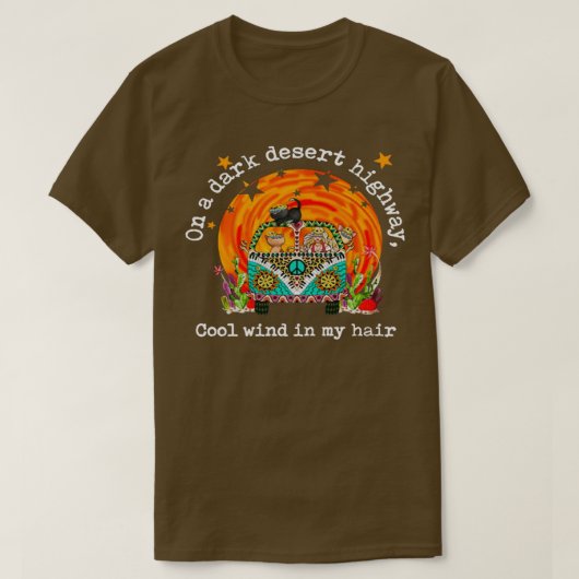 Hippie Cat op een DARK DESERT HIGHWAT koele wind i T-shirt (Design voorkant)