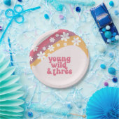 hippie Daisy Young Wild and Three Birthday Papieren Bordje (Feest)