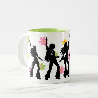 Hippie-dans uit de jaren 60 tweekleurige koffiemok