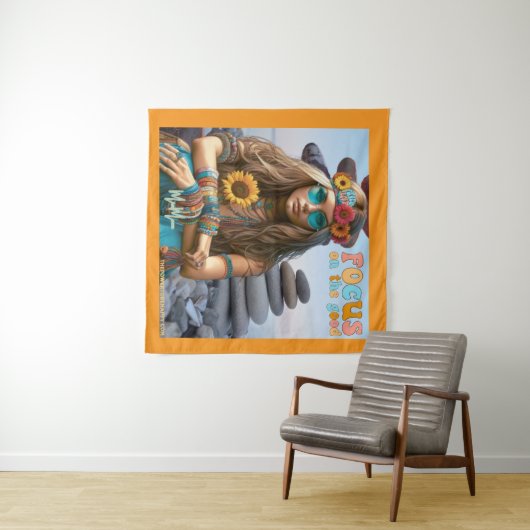 HIPPIE FOCUS ON THE GOOD POSTER WANDKLEED (In Situ (horizontaal))