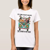 Hippie Girl en Honden op een donkere woestijn T-shirt (Voorkant)