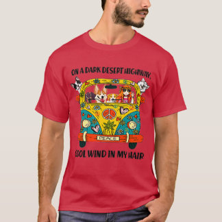 Hippie op een donkere woestijn. t-shirt