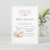 Hippity Hop Bunny Pink Modern Baby shower Kaart (Staand voorkant)