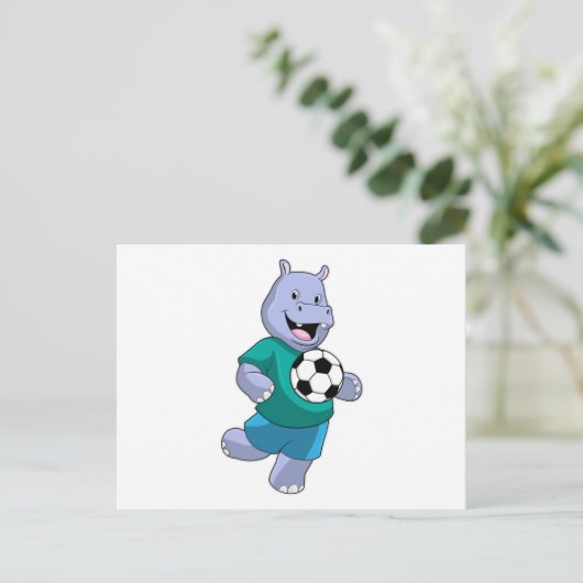 Hippo als voetzoeker met Voetbal Briefkaart (Staand voorkant)