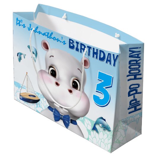 Hippo Blue Boy Birthday Groot Cadeauzakje (Achterkant Gekanteld)
