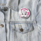 Hippo in parels roze bloemen meisje verjaardag ronde button 5,7 cm (In situ)