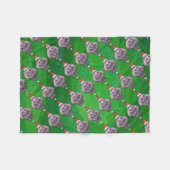 Hippo in Santa Hat Pattern over Groen Fleece Deken (Voorkant (Horizontaal))