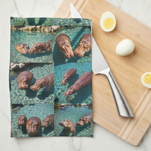 Hippos bij Play: A Pond Paradise Theedoek (Quarter Fold)