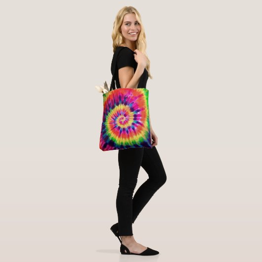 Hippy Peace Retro 60s Tie Dye Tote Bag (Op model)