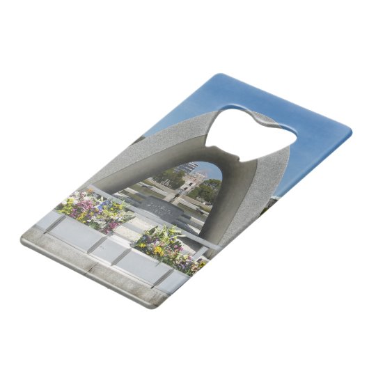 Hiroshima Memorial Cenotaph Creditkaart Flessenopener (Achterkant Gekanteld)