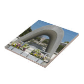 Hiroshima Memorial Cenotaph Tegeltje (Zijkant)