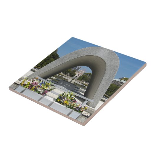 Hiroshima Memorial Cenotaph Tegeltje (Zijkant)