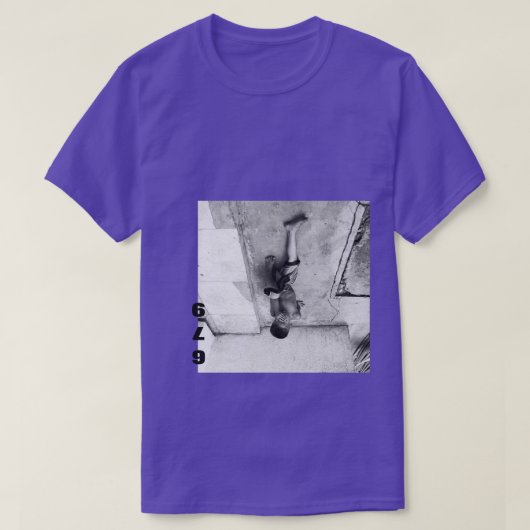 His mother is angry t-shirt (Design voorkant)