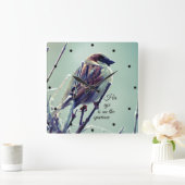 HIs oog staat op de Sparrow Vierkante Klok (Huis)