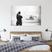 Historic First Flight Over Water - W. Wright 1909 Canvas Afdruk (Insitu (Slaapkamer))
