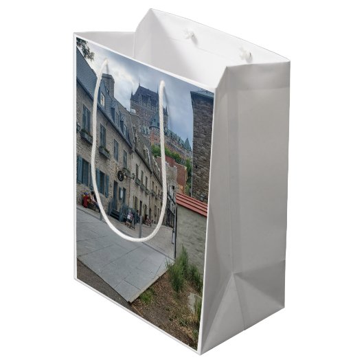 Historisch district in Quebec Medium Cadeauzakje (Achterkant Gekanteld)