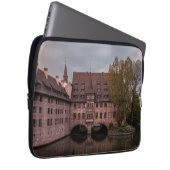 Historisch gebouw bij zonsondergang in Neurenberg, Laptop Sleeve (Voorkant Rechts)