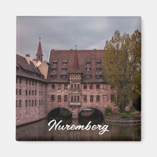 Historisch gebouw bij zonsondergang in Neurenberg, Magneet