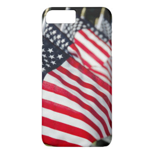 Historisch militair kerkhof met Amerikaanse vlagge Case-Mate iPhone Case