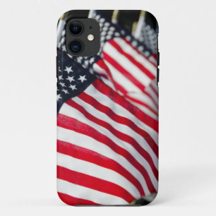 Historisch militair kerkhof met Amerikaanse vlagge Case-Mate iPhone Case