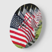 Historisch militair kerkhof met Amerikaanse vlagge Grote Klok (Hoek)