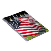 Historisch militair kerkhof met Amerikaanse vlagge Notitieboek (Rechterzijde)