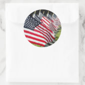 Historisch militair kerkhof met Amerikaanse vlagge Ronde Sticker (Tas)