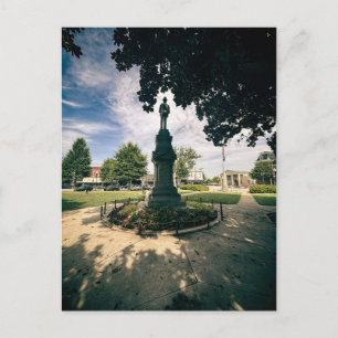 Historisch standbeeld in het zuidelijke stadsplein briefkaart