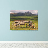 Historisch wagon achtergelaten in een uitputtend w canvas afdruk (Insitu (Houten vloer))