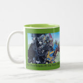 historische middeleeuwse ridders over paarden tweekleurige koffiemok (Links)